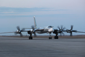 بوتين يدعو قواته لتنسيق ضرباتها الجوية بسورية مع حاملة الطائرات الفرنسية