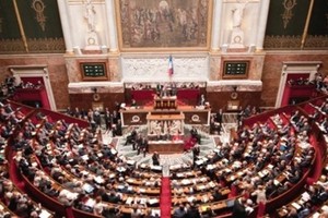 النواب الفرنسيون يصوتون على تشديد حالة الطوارئ ومصير اباعود لا يزال مجهولا   