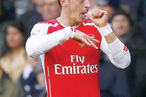 أوزيل: آرسنال نضج وقارع الكبار