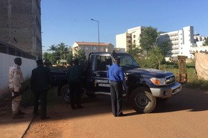 مصدر دبلوماسي فرنسي: قوات مالي الخاصة تصل الفندق وفرنسا تقدم مساعدات لوجيستية ومخابراتية