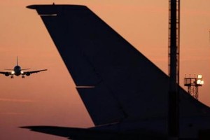 منع فلسطيني من صعود الطائرة في شيكاغو بعد تحدثه باللغة العربية