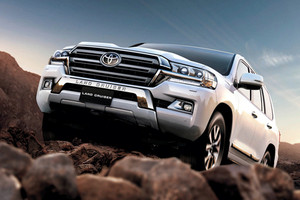 «تويوتا» تُدخل 13 تعديلاً في «لاند كروزر 2016»
