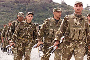 الجزائر تغلق حدودها مع مالي وليبيا بعد الاعتداء على فندق في باماكو