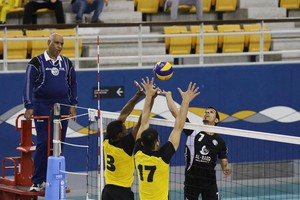 شاهد الصور... الأهلي بصعوبة اجتاز بني جمرة في دوري كرة الطائرة