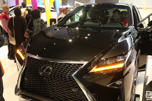 'إبراهيم خليل كانو' تدشن لكزس RX 2016 الجديدة كلياً في البحرين