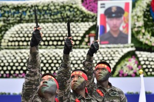 جيش كوريا الجنوبية يمضي في إجراء مناورات رغم تهديد الشمال