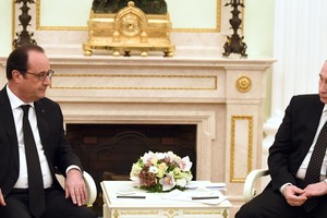 هولاند يشدد على 'تحالف واسع' ضد تنظيم داعش وبوتين موافق على التعاون