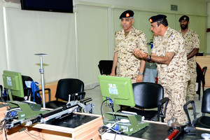 رئيس هيئة الأركان يتفقد عدد من وحدات قوة الدفاع