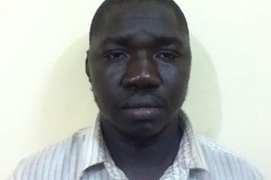 نشر اسمي وصورتي مشتبه بهما في اعتداء مالي