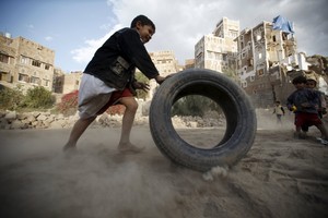 مقتل 26 من الحوثيين وقوات صالح في غارات جوية ومواجهات مع المقاومة الشعبية في تعز باليمن