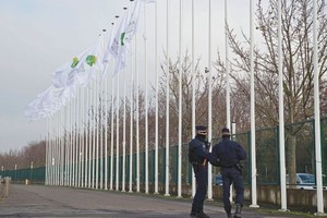 «تحصين» فرنسا عشية قمة المناخ