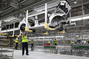 'كيا موتورز' تكمل عمليات تشييد أول مصنع في المكسيك