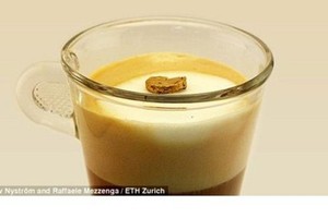 باحثون سويسريون يصنعون الذهب من الهواء والحليب