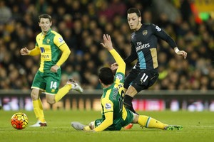 أرسنال يفرط بفرصة اللحاق بالصدارة في الدوري الانجليزي