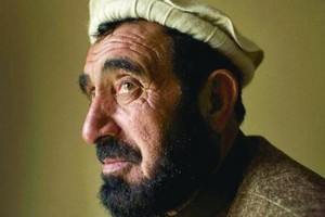 سجين سابق بغوانتانامو يقود الحرب ضد «داعش» وطالبان