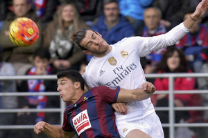 بيل ورونالدو يسجلان في فوز ريال مدريد على ايبار