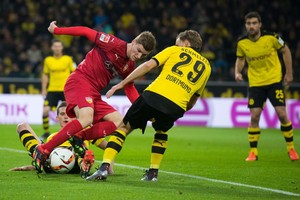 دورتموند يؤجل تتويج بايرن ميونيخ بطلا للشتاء