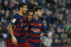 نيمار يقود برشلونة للفوز برباعية في الدوري الاسباني