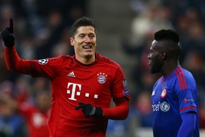 ليفاندوفسكي يدخل كتاب غينيس رسمياً