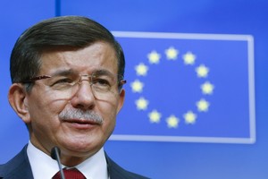 داوود اوغلو: تركيا لن تعتذر عن إسقاط المقاتلة الروسية