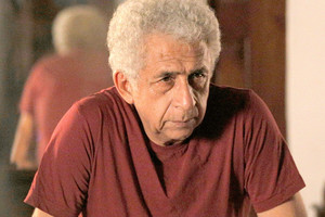 الممثل الأسطوري نصر الدين شاه يتسلّم «جائزة تكريم إنجازات الفنانين» من « دبي السينمائي »