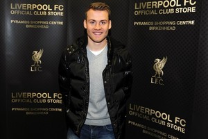 مدرب ليفربول يجدد ثقته في الحارس مينيوليه