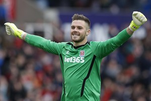 مدرب ستوك ستي: الحارس بوتلاند ليس للبيع