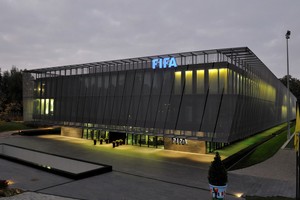 التسلسل الزمني لأبرز أزمات الفيفا في 5 سنوات ماضية