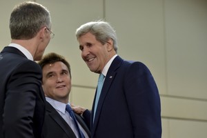 كيري يدعو الأطلسي إلى تعزيز دعمها ضد 'داعش'