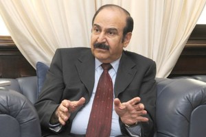 وزير 'الطاقة': جادّون في تحصيل كامل مستحقات 'الكهرباء و الماء' من الجميع ودون تمييز