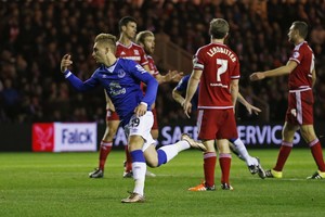 مارتينيز يشيد بديلوفو بعد قيادة إيفرتون لفوز جديد