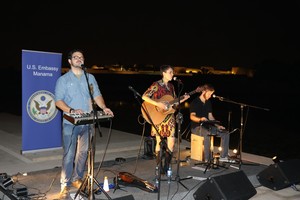 حفل موسيقي في متحف قلعة البحرين تقدمه مغنية أمريكية حائزة على جوائز  