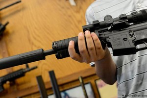 تقرير: السلطات الألمانية تبحث صلة تاجر أسلحة بهجمات باريس