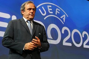 بلاتيني يغيب عن حفل قرعة بطولة أمم أوروبا 2016