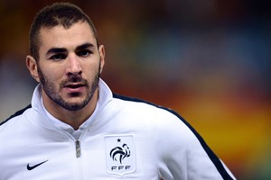 زيدان يتمنى عدم استبعاد بنزيمة من صفوف المنتخب الفرنسي