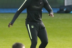 توري يدعم مانشستر سيتي في سعيه لتصدر مجموعته بدوري الأبطال