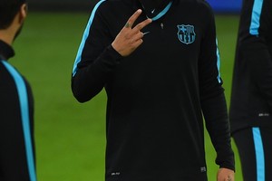 الإصابة تبعد نيمار عن المباراة ضد باير ليفركوزن