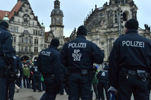 حملة تفتيش في ألمانيا للاشتباه بصلة 3 أشخاص بالإرهاب