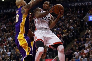 سان انتونيو يلحق بفيلادلفيا خامس أسوأ هزيمة في تاريخه