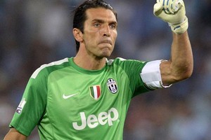 بوفون: برشلونة المرشح للفوز بدوري الأبطال ولكن!