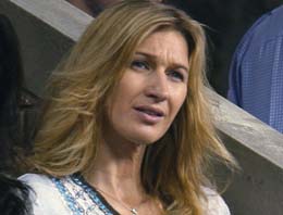 أسطورة التنس الألمانية شتيفي غراف تبدي إعجابها بألمانيا لموقفها من اللاجئين