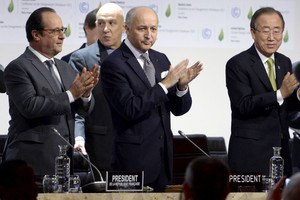 فرنسا تقدم مشروع الاتفاق حول المناخ الى الدول المشاركة في المؤتمر الدولي