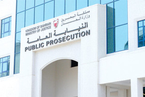 'النيابة': حبس متهم سنة لتصفيقه قاصداً إهانة المحكمة