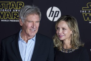 مشاهير يحضرون العرض الأول لفيلم 'حرب النجوم' 