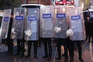 صدامات عنيفة في انقرة بين مؤيدين للاكراد والشرطة