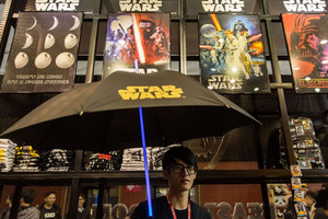 'حرب النجوم' يحطم الأرقام القياسية لإيرادات دور السينما في أمريكا الشمالية