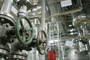 إيران تبدأ في نقل اليورانيوم المخصب لروسيا في إطار الاتفاق النووي