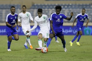 الأهلي يسقط الفتح في عقر داره ويواصل مزاحمة الهلال على صدارة الدوري السعودي