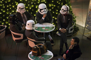 بالصور: ازياء حرب النجوم تغزو شوارع لندن وطوكيو