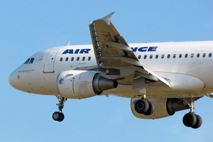 طائرة تابعة لاير فرانس تقوم بهبوط اضطراري في كينيا بعد انذار بوجود قنبلة